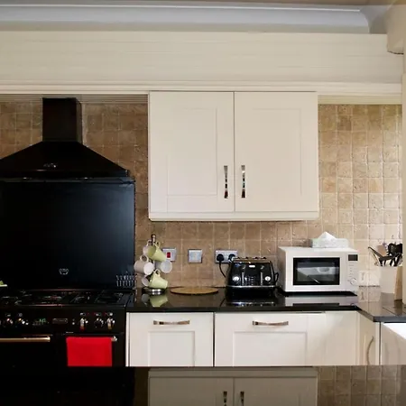 Stunning 3 Bedroom City Centre 爱丁堡