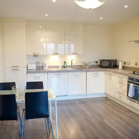 Large And Modern 2 Bed 2 Bath * Edynburg