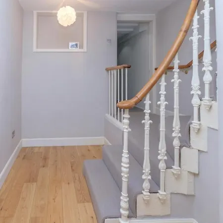 Contemporary Georgian Flat With Private Garden *
