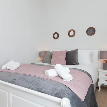 Traditional Luxury Sleeps 10 Guests * Édimbourg