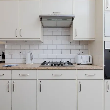 Apartment Elegant Traditional Centre Flat *