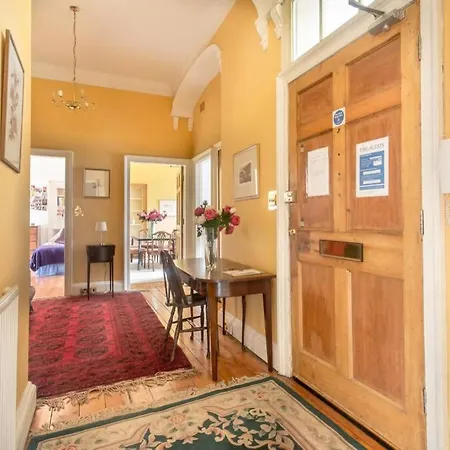 5-bedroom Flat * Edinburgh