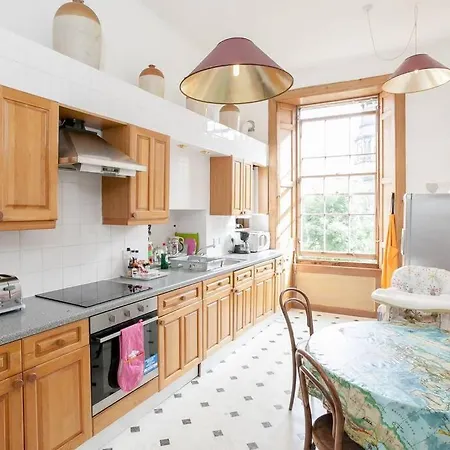 5-bedroom Flat Edinburgh