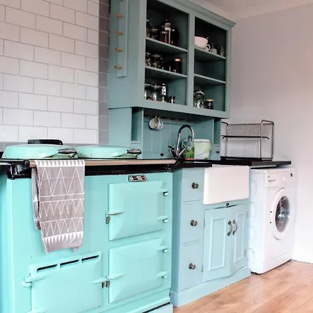 Beautiful With Castle Views And Garden And Parking * Edimburgo