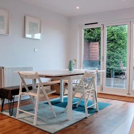 Beautiful With Castle Views And Garden And Parking Casa vacanze Edimburgo