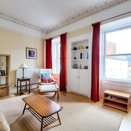 Guestready - Castle View On Quiet Street Edinburgh