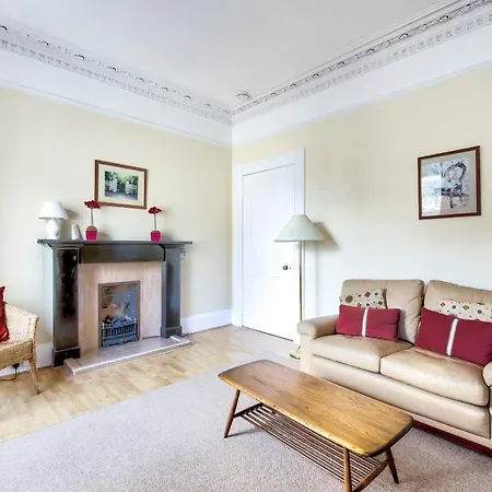 Apartamento Guestready - Castle View On Quiet Street Edimburgo