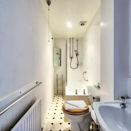 Apartamento Guestready - Castle View On Quiet Street Edimburgo