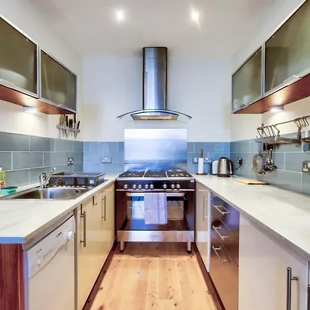 Guestready - By The Meadows Close To City Center Edinburgh