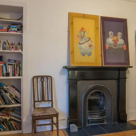 Beautiful Bright&spacious Artist