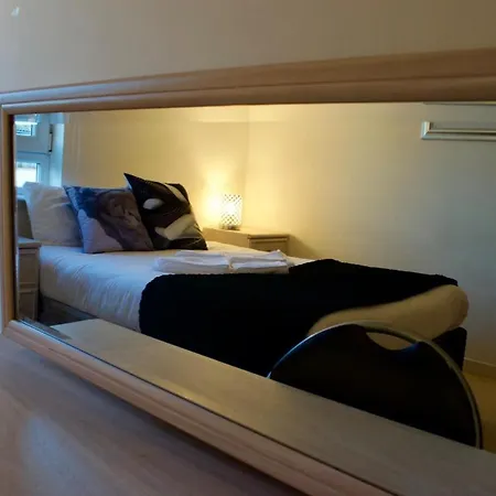 아파트 2 Bedroom Flat With Balcony Views Of Arthur's Seat