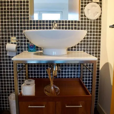 2 Bedroom Flat With Balcony Views Of Arthur's Seat إدنبرة