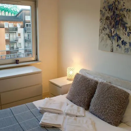 2 Bedroom Flat With Balcony Views Of Arthur's Seat * إدنبرة