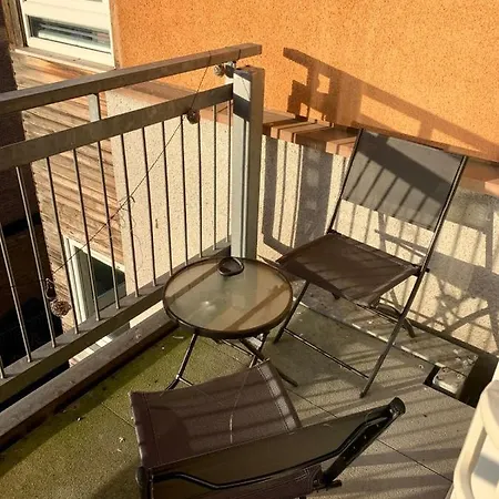 شقة 2 Bedroom Flat With Balcony Views Of Arthur's Seat إدنبرة