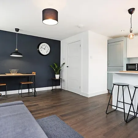 Apartment Joivy Contemporary Royal Mile With Balcony Edinburgh