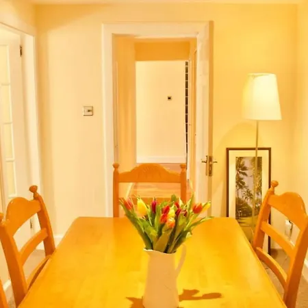 公寓 Altido Superb Terraced House With Patio In Leith