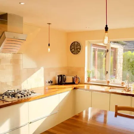 Altido Superb Terraced House With Patio In Leith 公寓