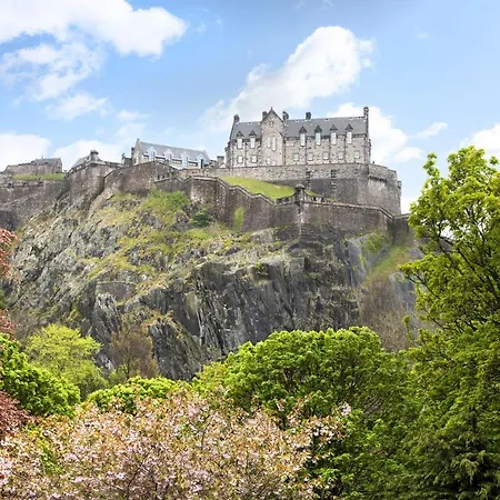 Joivy Elegant New Town Flat Near Princes Street Edinburgh
