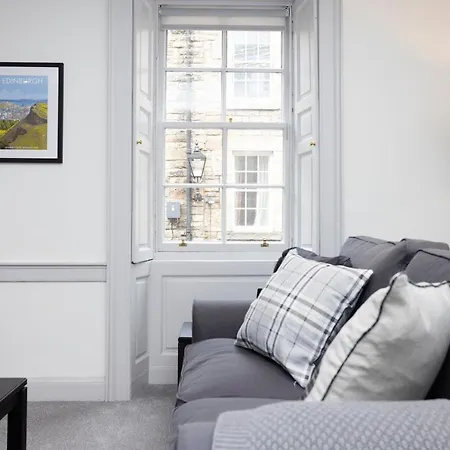 Joivy Elegant New Town Flat Near Princes Street Apartment Edinburgh