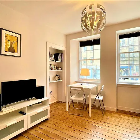 Buccleuch - Cosy Grnd Floor Flat Near The Meadows
