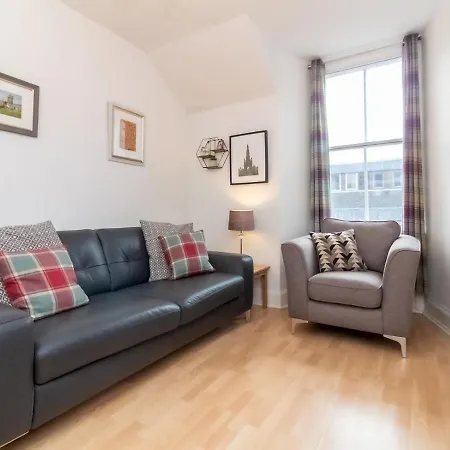 Bright And Cosy Flat At The Heart Of The Old Town