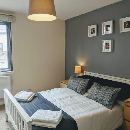 Bright Spacious Flat Near Royal Mile Edimburgo