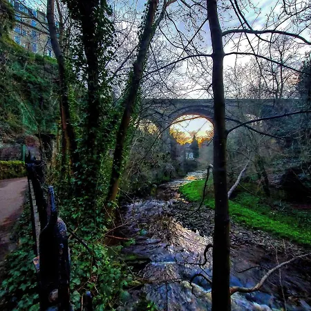 Edinburgh's Dean Village River View Retreat