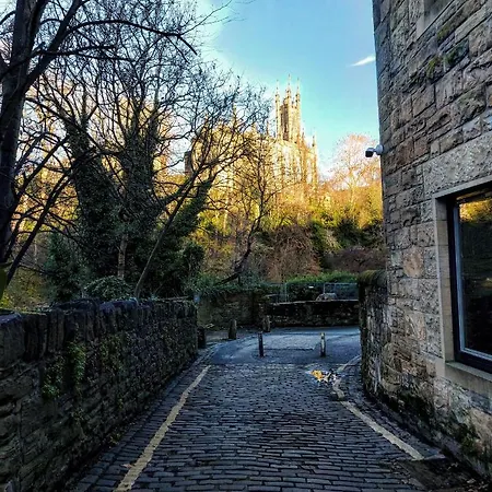 Edinburgh's Dean Village River View Retreat *