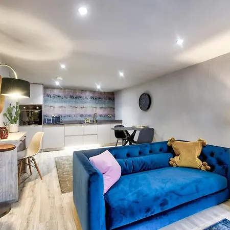 Scotland St - Stylish In Famous Edinburgh's New Town