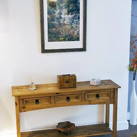 Beaverhall Apartment *