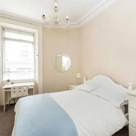 Gorgeous&cozy Flat In The Heart Of * إدنبرة