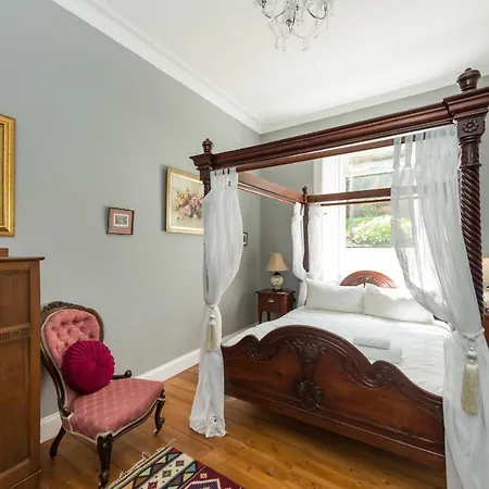 Victorian Elegance With Stunning Castle View