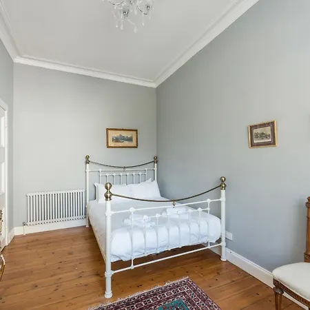 Victorian Elegance With Stunning Castle View * Edinburgh