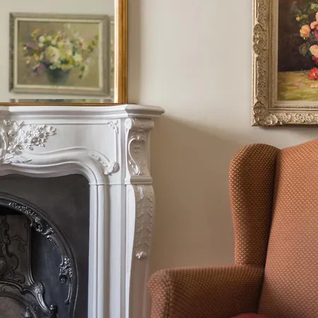 Victorian Elegance With Stunning Castle View Holiday home Edinburgh