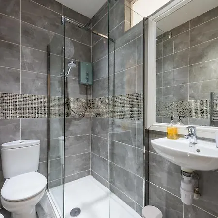 Holiday home Victorian Elegance With Stunning Castle View *