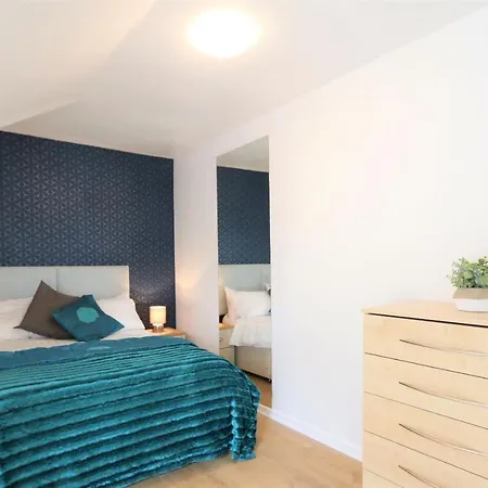 Appartement 3 Bedroom Centre In Lauriston Place *