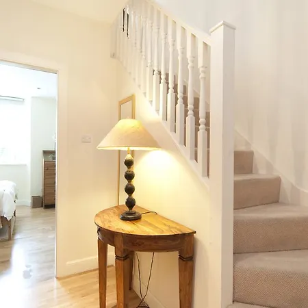 Church * إدنبرة