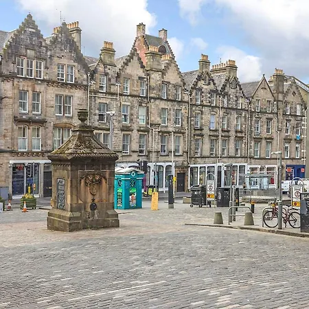 Joivy 1 Bed Flat, Heart Of Grassmarket