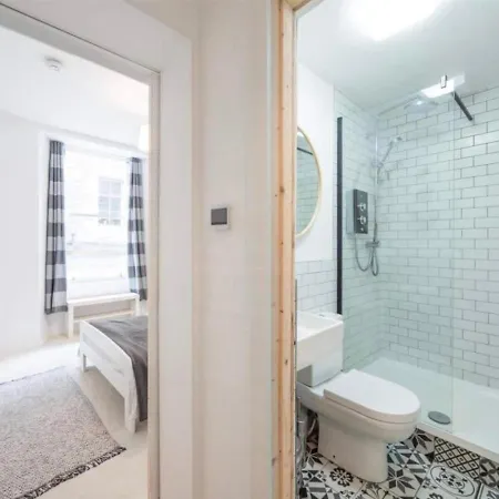 One Bedroom Apartment In Edinburgh City Centre Διαμέρισμα *