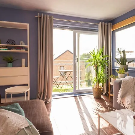 Bright And Spacious Apartment Near City Centre * Edinburgh