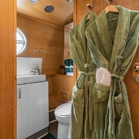 Bateau-hôtel - Houseboats 4*