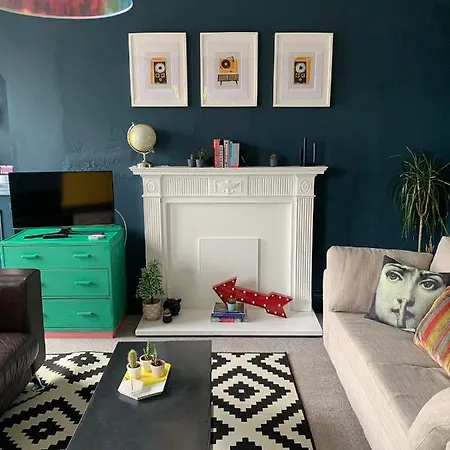 Delightful Sunny Flat דירה