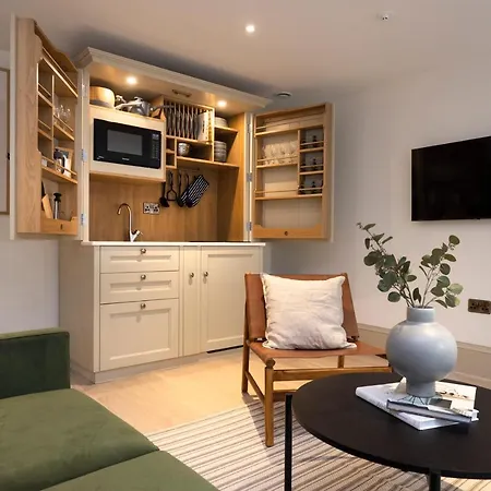 29 Queen Street Aparthotel