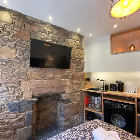 Royal Mile Romance By Heritage Of Scotland Llp *
