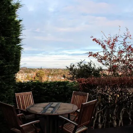 Beautiful With Castle Views And Garden And Parking