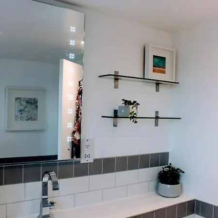 Beautiful With Castle Views And Garden And Parking Edimburgo