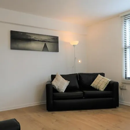 3 Bedroom Centre In Lauriston Place Lägenhet
