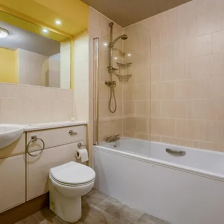 Διαμέρισμα Luxury Main Door Pad With Free Gym & Secure Parking