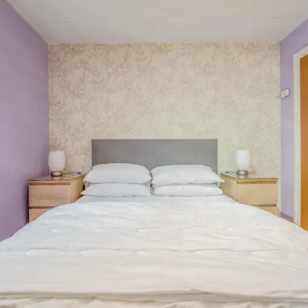 Luxury Main Door Pad With Free Gym & Secure Parking Διαμέρισμα