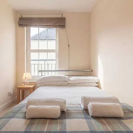 Pass The Keys Spacious And Central Flat, Sleeps 5 *